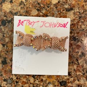 ****CLEARANCE SALE******BETSEY JOHNSON GOLD BOW EARRINGS